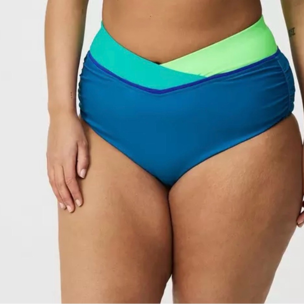 Torrid V-Front Ruched Swim Bikini Bottom 3X NWT Summer Beach